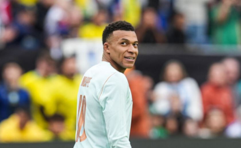 Ý chí thép của Kylian Mbappe đã bừng sáng ở trận Lyon